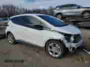 2021 Chevrolet Bolt EV LT z VIN 1G1FY6S02M4103527, wystawiony jako Copart lot #81550613 z przebiegiem 56 790 mil mil oraz . Historia ofert i sprzedaży dostępna na DreamBid. Obrazek 4.
