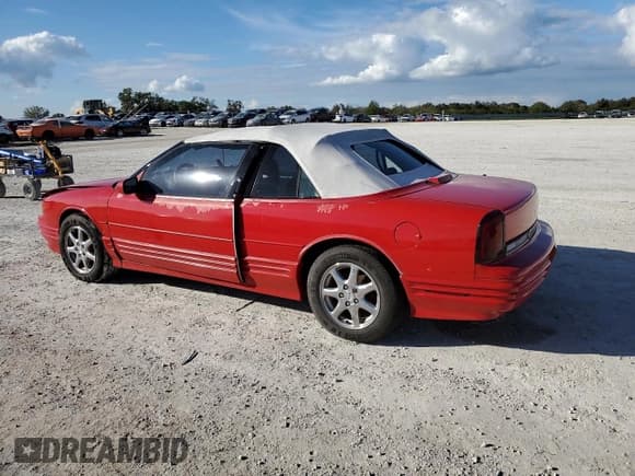 ✅ 1995 Oldsmobile Cutlass Supreme • VIN: 1G3WT32M1SD332592 • Lot: 79705574. Wystawiony na Copart z przebiegiem Nie podano. Bezpłatny archiwum sprzedaży aukcyjnych z USA i szczegółowy raport historii pojazdu na DreamBid. Zdjęcie 2.