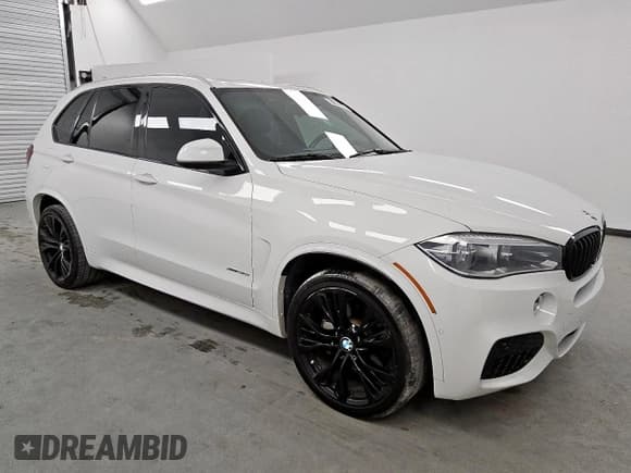 ✅ 2018 BMW X5 xDrive50i • VIN: 5UXKR6C50J0U15456 • Лот: 72103535. Опубликован ранее на Copart с пробегом 116 987 миль. Бесплатный доступ к архиву аукционных продаж из США и подробный отчёт об истории автомобиля на DreamBid. Изображение 4.