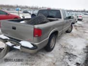 ✅ 2003 GMC Sonoma SLS • VIN: 1GTCS19X738237992 • Lot: 41345031. Wystawiony na IAAI z przebiegiem 154 597 mil. Bezpłatny archiwum sprzedaży aukcyjnych z USA i szczegółowy raport historii pojazdu na DreamBid. Zdjęcie 4.