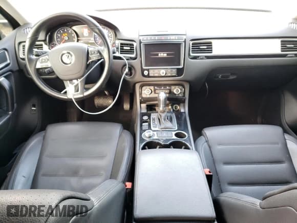 ✅ 2016 Volkswagen Touareg Lux • VIN: WVGEF9BPXGD012240 • Lot: 72494802. Listed on Copart with 72,243 mi. Free auction sales archive from the USA and detailed vehicle history report at DreamBid. Image 8.