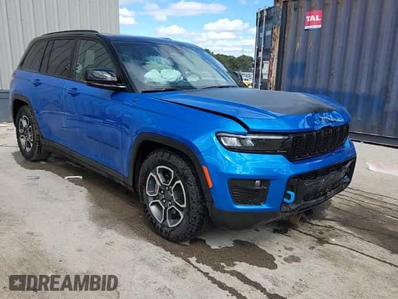2022 Jeep Grand Cherokee Trailhawk with VIN 1C4RJYC66N8742401, listed as a Copart auction lot 71824555 with 41,480 mi miles and Salvage title. Bid and sale history available at DreamBid. Image 14.