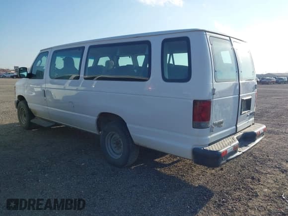 ✅ 2013 Ford Econoline Passenger XL • VIN: 1FBSS3BL8DDB09109 • Lot: 43598003. Listed on IAAI with 175,208 mi. Free auction sales archive from the USA and detailed vehicle history report at DreamBid. Image 3.