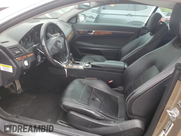 ✅ 2010 Mercedes-Benz E 550 • VIN: WDDKJ7CB2AF002316 • Lot: 58257515. Listed on Copart with 83,610 mi. Free auction sales archive from the USA and detailed vehicle history report at DreamBid. Image 7.