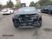 ✅ 2022 Tesla Model S • VIN: 5YJSA1E5XNF463529 • Lot: 43714895. Wystawiony na IAAI z przebiegiem 55 399 mil. Bezpłatny archiwum sprzedaży aukcyjnych z USA i szczegółowy raport historii pojazdu na DreamBid. Zdjęcie 17.