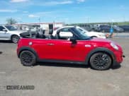 ✅ 2017 MINI Convertible Cooper S • VIN: WMWWG9C53H3C22950 • Lot: 42297714. Wystawiony na IAAI z przebiegiem 22 613 mil. Bezpłatny archiwum sprzedaży aukcyjnych z USA i szczegółowy raport historii pojazdu na DreamBid. Zdjęcie 13.