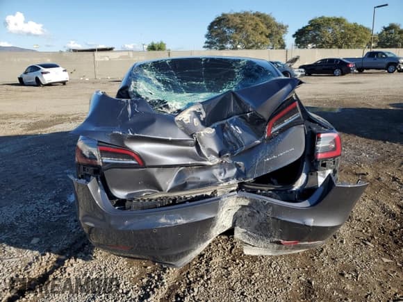 ✅ 2022 Tesla Model 3 Long Range • VIN: 5YJ3E1EB4NF251675 • Лот: 93626585. Опубликован ранее на Copart с пробегом 44 030 миль. Бесплатный доступ к архиву аукционных продаж из США и подробный отчёт об истории автомобиля на DreamBid. Изображение 6.