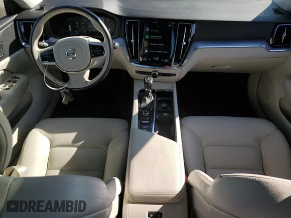 ✅ 2019 Volvo S60 Momentum • VIN: 7JRA22TK6KG017355 • Лот: 69855375. Опубликован ранее на Copart с пробегом 79 628 миль. Бесплатный доступ к архиву аукционных продаж из США и подробный отчёт об истории автомобиля на DreamBid. Изображение 8.