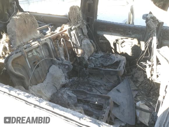 ✅ 2001 Chevrolet Suburban LT • VIN: 3GNEC16T81G171250 • Лот: 52780164. Опубликован ранее на Copart с пробегом Не указан. Бесплатный доступ к архиву аукционных продаж из США и подробный отчёт об истории автомобиля на DreamBid. Изображение 11.