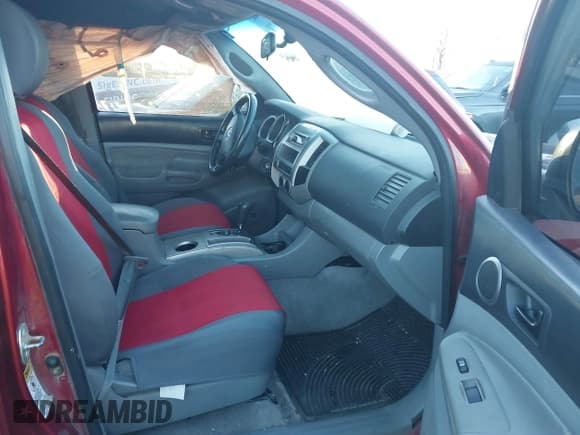 ✅ 2005 Toyota Tacoma • VIN: 5TELU42N55Z138500 • Lot: 41260861. Listed on IAAI with 248,957 mi. Free auction sales archive from the USA and detailed vehicle history report at DreamBid. Image 5.