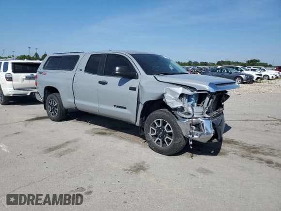 ✅ 2020 Toyota Tundra SR5 • VIN: 5TFUY5F16LX894184 • Lot: 71123425. Listed on Copart with 45,649 mi. Free auction sales archive from the USA and detailed vehicle history report at DreamBid. Image 4.