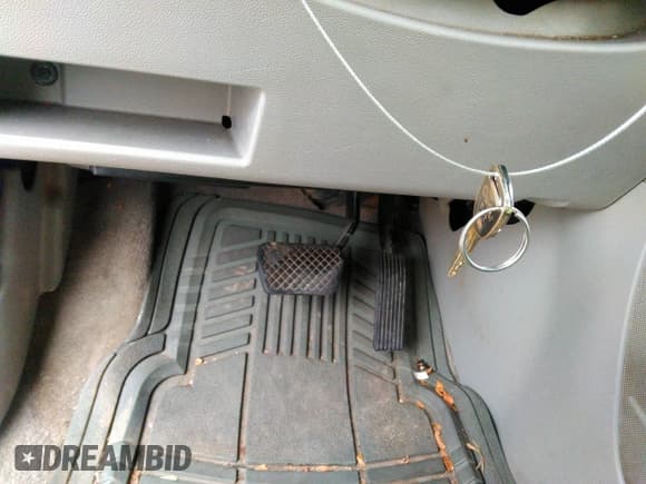 ✅ 2006 Chevrolet Equinox LS • VIN: 2CNDL23F266171641 • Лот: 41171411. Опубликован ранее на IAAI с пробегом 201 925 миль. Бесплатный доступ к архиву аукционных продаж из США и подробный отчёт об истории автомобиля на DreamBid. Изображение 11.