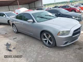 ✅ 2014 Dodge Charger RT • VIN: 2C3CDXCT4EH253765 • Lot: 42395731. Wystawiony na IAAI z przebiegiem 140 415 mil. Bezpłatny archiwum sprzedaży aukcyjnych z USA i szczegółowy raport historii pojazdu na DreamBid. Zdjęcie 1.
