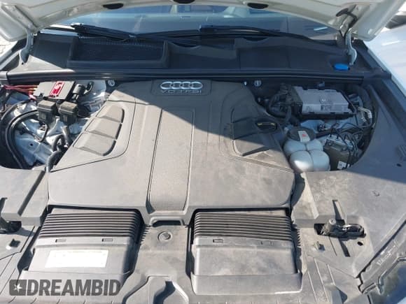 ✅ 2018 Audi Q7 Prestige • VIN: WA1VAAF78JD055121 • Lot: 43776680. Wystawiony na IAAI z przebiegiem 157 303 mil. Bezpłatny archiwum sprzedaży aukcyjnych z USA i szczegółowy raport historii pojazdu na DreamBid. Zdjęcie 10.