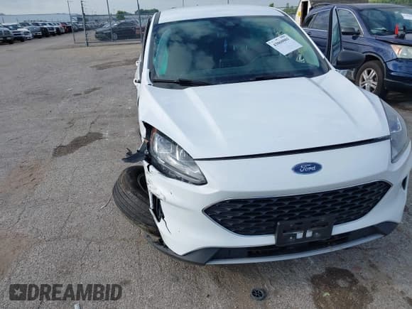 ✅ 2022 Ford Escape SE • VIN: 1FMCU9G63NUA65601 • Lot: 43060001. Wystawiony na IAAI z przebiegiem 62 985 mil. Bezpłatny archiwum sprzedaży aukcyjnych z USA i szczegółowy raport historii pojazdu na DreamBid. Zdjęcie 6.
