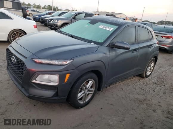 ✅ 2020 Hyundai Kona SE • VIN: KM8K12AA6LU577505 • Лот: 73850784. Опубликован ранее на Copart с пробегом Не указан. Бесплатный доступ к архиву аукционных продаж из США и подробный отчёт об истории автомобиля на DreamBid. Изображение 1.