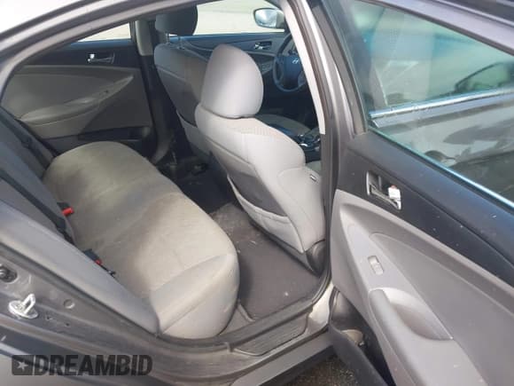 ✅ 2013 Hyundai Sonata GLS • VIN: 5NPEB4AC1DH759152 • Lot: 43314441. Listed on IAAI with 212,616 mi. Free auction sales archive from the USA and detailed vehicle history report at DreamBid. Image 8.