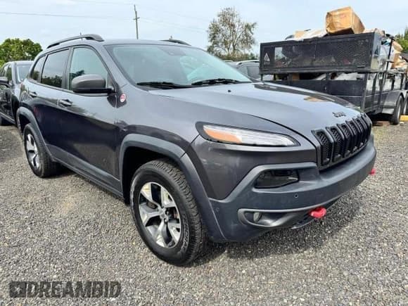✅ 2018 Jeep Cherokee Trailhawk • VIN: 1C4PJMBX0JD600413 • Лот: 70681635. Опубликован ранее на Copart с пробегом 64 879 миль. Бесплатный доступ к архиву аукционных продаж из США и подробный отчёт об истории автомобиля на DreamBid. Изображение 1.