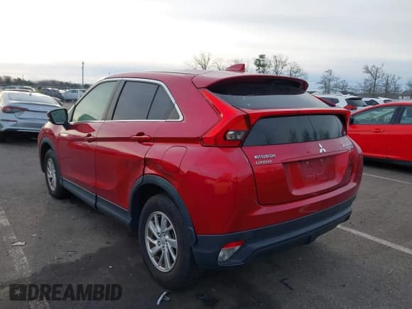 ✅ 2019 Mitsubishi Eclipse Cross ES • VIN: JA4AT3AA4KZ015761 • Лот: 43880156. Опубликован ранее на IAAI с пробегом 122 884 миль. Бесплатный доступ к архиву аукционных продаж из США и подробный отчёт об истории автомобиля на DreamBid. Изображение 3.