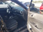 ✅ 2024 Hyundai Venue SEL • VIN: KMHRC8A35RU317408 • Lot: 43070902. Listed on IAAI with 12,054 mi. Free auction sales archive from the USA and detailed vehicle history report at DreamBid. Image 5.