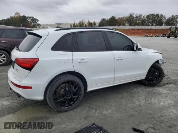 ✅ 2015 Audi Q5 Prestige • VIN: WA1WGAFP5FA064192 • Lot: 90215685. Wystawiony na Copart z przebiegiem 71 815 mil. Bezpłatny archiwum sprzedaży aukcyjnych z USA i szczegółowy raport historii pojazdu na DreamBid. Zdjęcie 3.