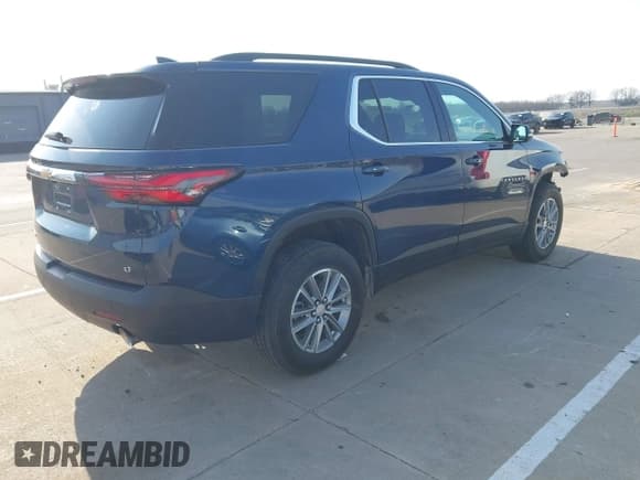 ✅ 2022 Chevrolet Traverse LT Cloth • VIN: 1GNERGKW4NJ151664 • Lot: 42049660. Listed on IAAI with 36,413 mi. Free auction sales archive from the USA and detailed vehicle history report at DreamBid. Image 4.