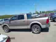 2010 Dodge 1500 Sport z VIN 1D7RV1CT7AS151868, wystawiony jako IAAI lot #42087508 z przebiegiem 296 357 mil mil oraz . Historia ofert i sprzedaży dostępna na DreamBid. Obrazek 14.