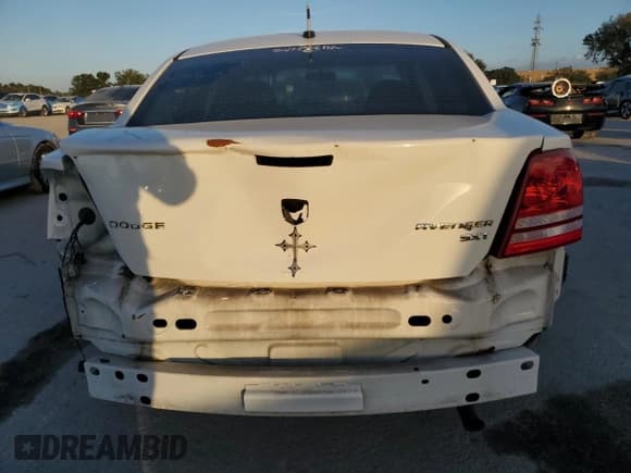 ✅ 2010 Dodge Avenger SXT • VIN: 1B3CC4FB0AN130371 • Лот: 80007124. Опубликован ранее на Copart с пробегом 126 659 миль. Бесплатный доступ к архиву аукционных продаж из США и подробный отчёт об истории автомобиля на DreamBid. Изображение 6.