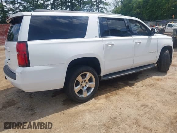 ✅ 2015 Chevrolet Suburban LT • VIN: 1GNSCJKC4FR298108 • Lot: 42649373. Wystawiony na IAAI z przebiegiem 150 155 mil. Bezpłatny archiwum sprzedaży aukcyjnych z USA i szczegółowy raport historii pojazdu na DreamBid. Zdjęcie 4.
