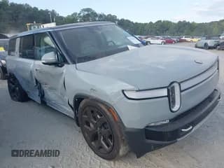 ✅ 2023 Rivian R1S Adventure • VIN: 7PDSGBBA4PN023728 • Lot: 43126401. Wystawiony na IAAI z przebiegiem 15 774 mil. Bezpłatny archiwum sprzedaży aukcyjnych z USA i szczegółowy raport historii pojazdu na DreamBid. Zdjęcie 1.