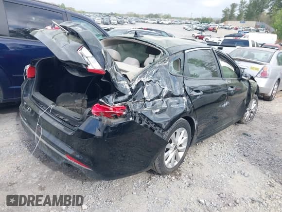 ✅ 2018 Kia Optima LX • VIN: 5XXGT4L33JG267863 • Lot: 41948493. Listed on IAAI with 71,123 mi. Free auction sales archive from the USA and detailed vehicle history report at DreamBid. Image 4.