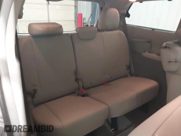 ✅ 2011 Toyota Sienna XLE • VIN: 5TDYK3DC4BS051424 • Lot: 43209542. Listed on IAAI with 188,831 mi. Free auction sales archive from the USA and detailed vehicle history report at DreamBid. Image 17.