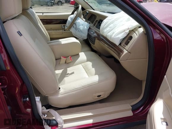 ✅ 2009 Mercury Grand Marquis LS • VIN: 2MEHM75V89X609791 • Lot: 43118159. Wystawiony na IAAI z przebiegiem 53 322 mil. Bezpłatny archiwum sprzedaży aukcyjnych z USA i szczegółowy raport historii pojazdu na DreamBid. Zdjęcie 5.