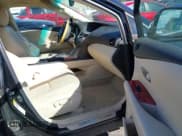 ✅ 2010 Lexus RX 350 • VIN: 2T2ZK1BA7AC030600 • Lot: 43522530. Wystawiony na IAAI z przebiegiem 159 340 mil. Bezpłatny archiwum sprzedaży aukcyjnych z USA i szczegółowy raport historii pojazdu na DreamBid. Zdjęcie 5.