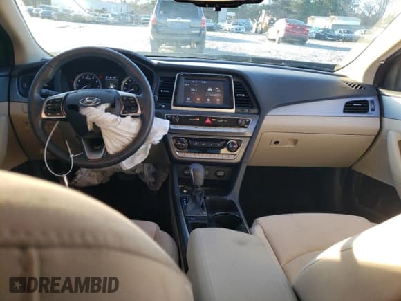 ✅ 2018 Hyundai Sonata Limited • VIN: 5NPE34AF4JH663356 • Lot: 73326332. Listed on Copart with 21,296 mi. Free auction sales archive from the USA and detailed vehicle history report at DreamBid. Image 8.