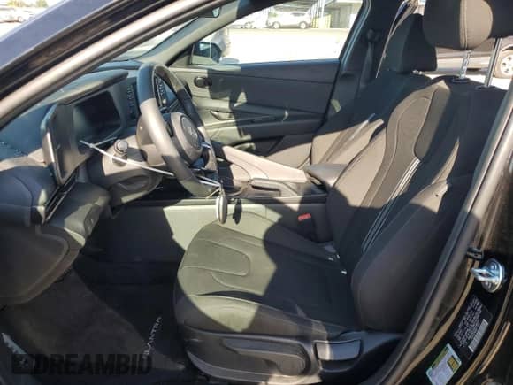 2025 Hyundai Elantra SEL Sport with VIN KMHLM4DG5SU986424, listed as a Copart auction lot 68511015 with 6,960 mi miles and Salvage title. Bid and sale history available at DreamBid. Image 7.