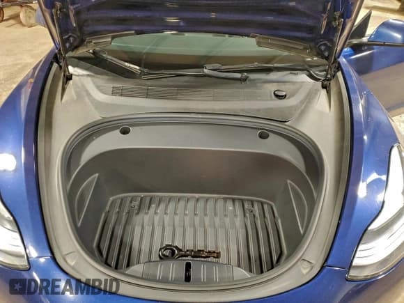 ✅ 2022 Tesla Model 3 • VIN: 5YJ3E1EA8NF370787 • Lot: 95669565. Wystawiony na Copart z przebiegiem 71 931 mil. Bezpłatny archiwum sprzedaży aukcyjnych z USA i szczegółowy raport historii pojazdu na DreamBid. Zdjęcie 11.