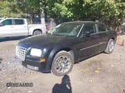 ✅ 2007 Chrysler 300 Limited • VIN: 2C3KK53G97H758972 • Lot: 43413836. Wystawiony na IAAI z przebiegiem 179 390 mil. Bezpłatny archiwum sprzedaży aukcyjnych z USA i szczegółowy raport historii pojazdu na DreamBid. Zdjęcie 2.