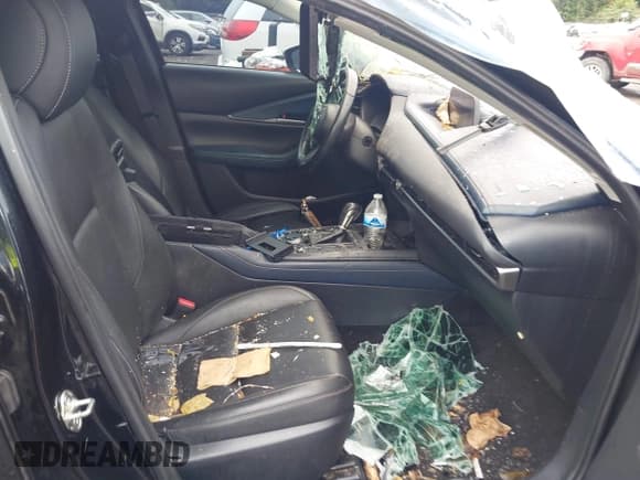 ✅ 2020 Mazda CX-30 Select • VIN: 3MVDMACL2LM118357 • Lot: 42895652. Listed on IAAI with 101,229 mi. Free auction sales archive from the USA and detailed vehicle history report at DreamBid. Image 5.