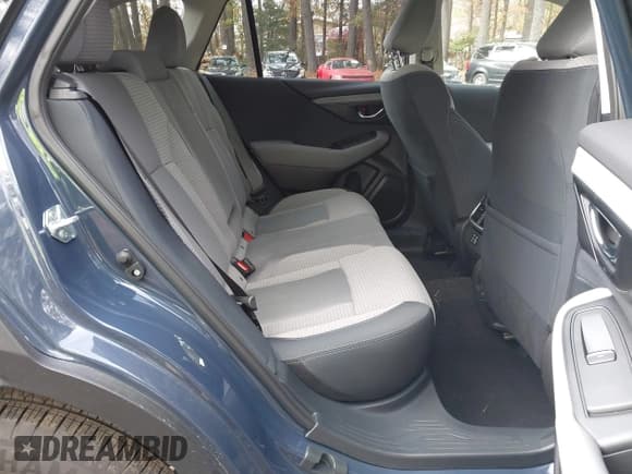 ✅ 2025 Subaru Outback Premium • VIN: 4S4BTADC8S3283027 • Lot: 43651624. Wystawiony na IAAI z przebiegiem 914 mil. Bezpłatny archiwum sprzedaży aukcyjnych z USA i szczegółowy raport historii pojazdu na DreamBid. Zdjęcie 8.