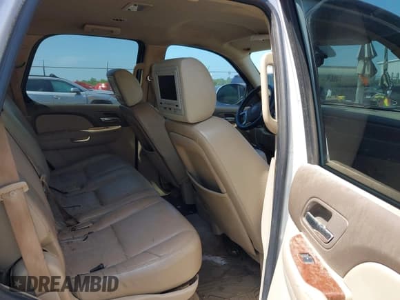 ✅ 2007 GMC Yukon SLT • VIN: 1GKFC13017R307982 • Лот: 42002349. Опубликован ранее на IAAI с пробегом 176 015 миль. Бесплатный доступ к архиву аукционных продаж из США и подробный отчёт об истории автомобиля на DreamBid. Изображение 8.