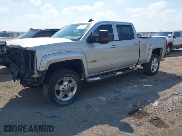 ✅ 2016 Chevrolet Silverado 2500HD LT • VIN: 1GC1KVEG9GF264455 • Лот: 43357702. Опубликован ранее на IAAI с пробегом 218 855 миль. Бесплатный доступ к архиву аукционных продаж из США и подробный отчёт об истории автомобиля на DreamBid. Изображение 16.