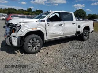 ✅ 2024 GMC Sierra 3500HD Denali • VIN: 1GT49WEY9RF226167 • Lot: 71110925. Wystawiony na Copart z przebiegiem Nie podano. Bezpłatny archiwum sprzedaży aukcyjnych z USA i szczegółowy raport historii pojazdu na DreamBid. Zdjęcie 1.