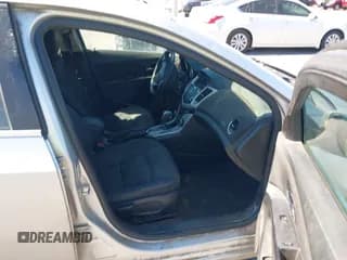 ✅ 2015 Chevrolet Cruze LT • VIN: 1G1PC5SB5F7256094 • Лот: 43422139. Опубликован ранее на IAAI с пробегом Не указан. Бесплатный доступ к архиву аукционных продаж из США и подробный отчёт об истории автомобиля на DreamBid. Изображение 5.