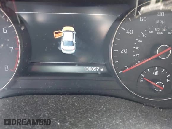 ✅ 2017 Kia Cadenza Premium • VIN: KNALC4J13H5059624 • Lot: 42687092. Listed on IAAI with 130,857 mi. Free auction sales archive from the USA and detailed vehicle history report at DreamBid. Image 7.