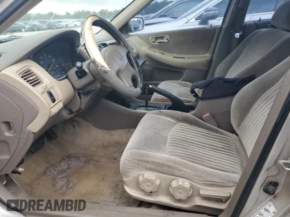 ✅ 1998 Honda Accord LX • VIN: 1HGCG5648WA012384 • Лот: 83991665. Опубликован ранее на Copart с пробегом 345 444 миль. Бесплатный доступ к архиву аукционных продаж из США и подробный отчёт об истории автомобиля на DreamBid. Изображение 7.