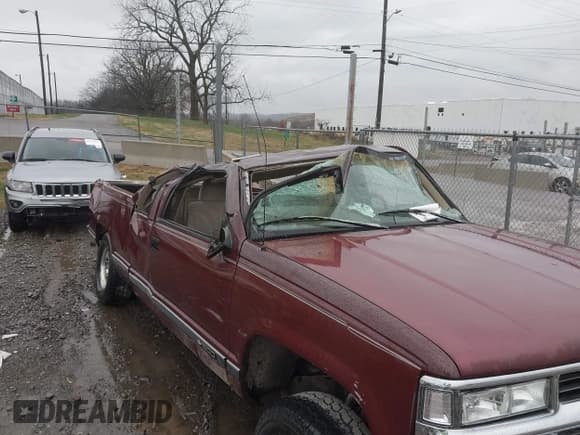 ✅ 1997 Chevrolet Silverado 1500 • VIN: 1GCEK19R4VE255266 • Лот: 43695240. Опубликован ранее на IAAI с пробегом 194 331 миль. Бесплатный доступ к архиву аукционных продаж из США и подробный отчёт об истории автомобиля на DreamBid. Изображение 6.