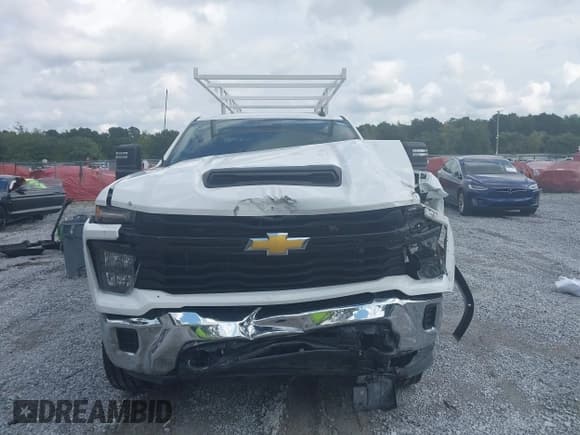 ✅ 2024 Chevrolet Silverado 2500HD • VIN: 1GB2YLE73RF353100 • Лот: 43300422. Опубликован ранее на IAAI с пробегом 15 169 миль. Бесплатный доступ к архиву аукционных продаж из США и подробный отчёт об истории автомобиля на DreamBid. Изображение 12.