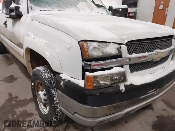 ✅ 2004 Chevrolet Silverado 2500HD LT • VIN: 1GCHK29114E207770 • Lot: 43854934. Wystawiony na IAAI z przebiegiem Nie podano. Bezpłatny archiwum sprzedaży aukcyjnych z USA i szczegółowy raport historii pojazdu na DreamBid. Zdjęcie 6.
