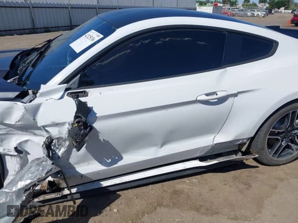 ✅ 2016 Ford Mustang EcoBoost • VIN: 1FA6P8TH3G5221133 • Lot: 42325336. Listed on IAAI with 135,065 mi. Free auction sales archive from the USA and detailed vehicle history report at DreamBid. Image 19.